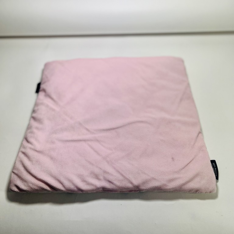 Second Type (no. 262) - Medium Bed Pillow 35x35cm Pink Lanila - Velvet